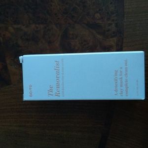 The Removalist Detoxifying Clay Mask